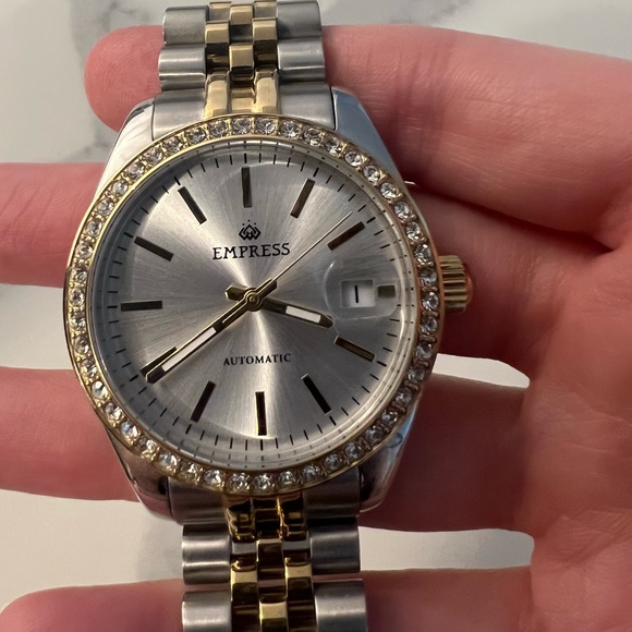 Women's Watch - Picture 2 of 9